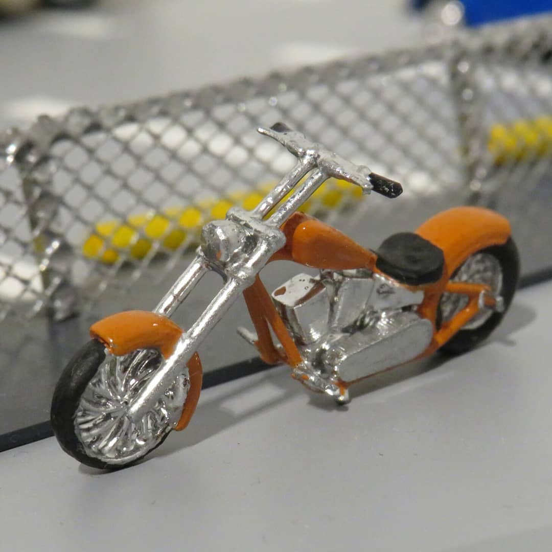 1/64 West Coast Choppers Dragon motorcycle