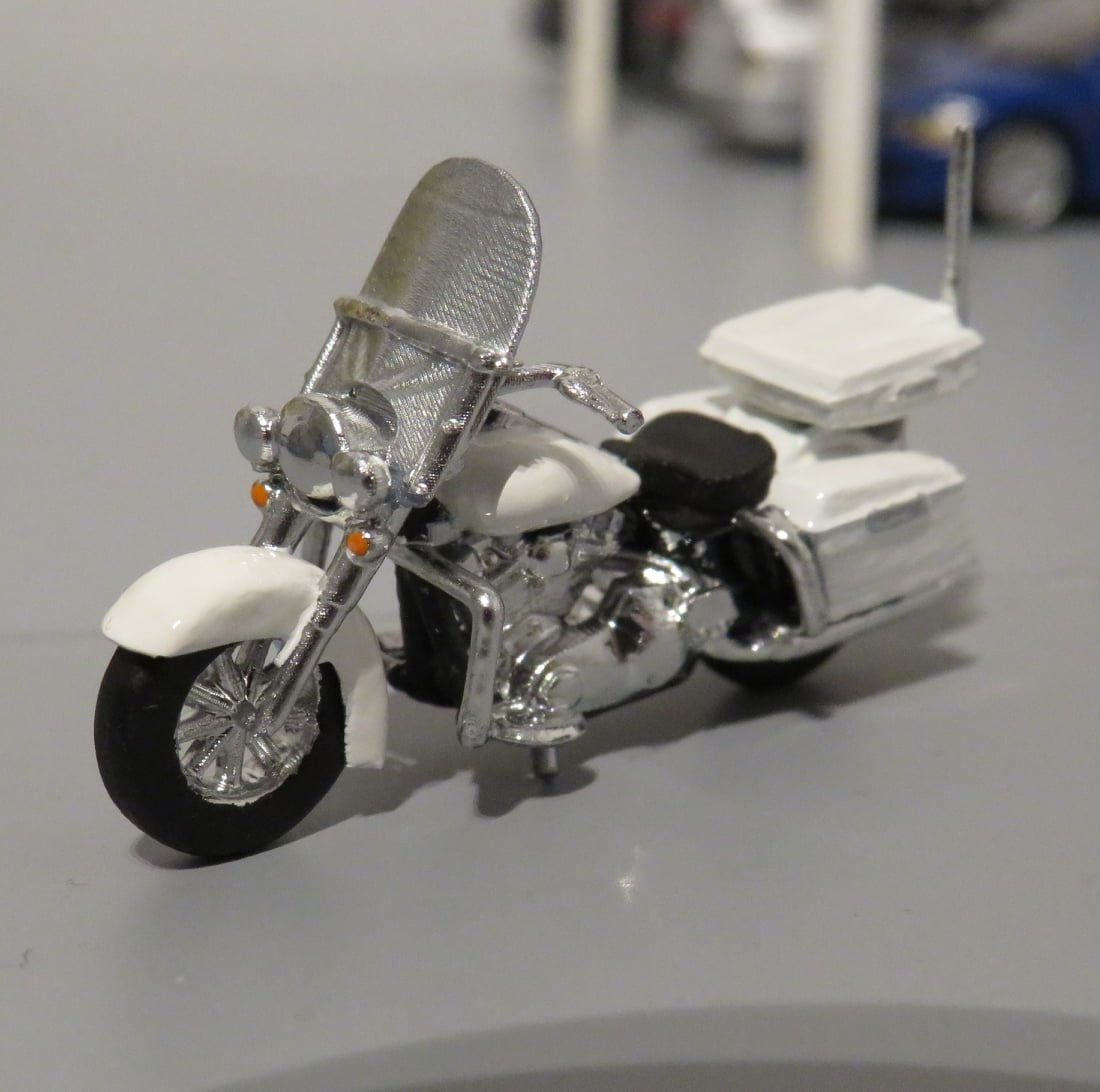 1/64 Harley-Davidson Road King police motorcycle