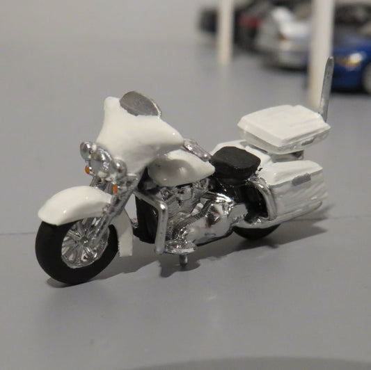 1/64 Harley-Davidson Street Glide police motorcycle