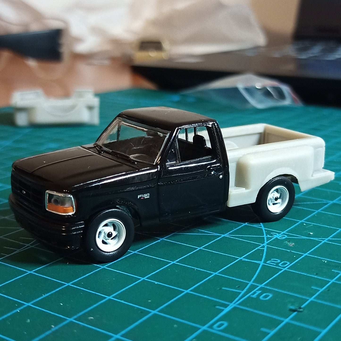 1/64 Flareside bed for Greenlight Ford F-150 SVT Lightning