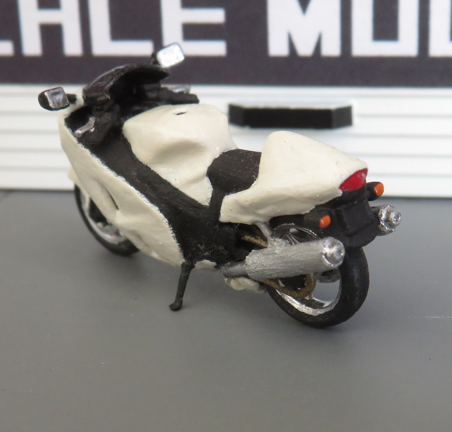 1/64 Suzuki GSX-R1300 Hayabusa motorcycle