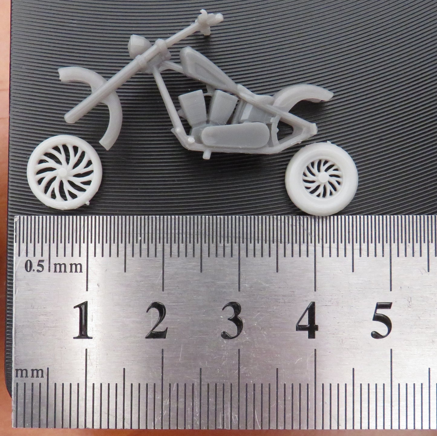 1/64 West Coast Choppers Dragon motorcycle