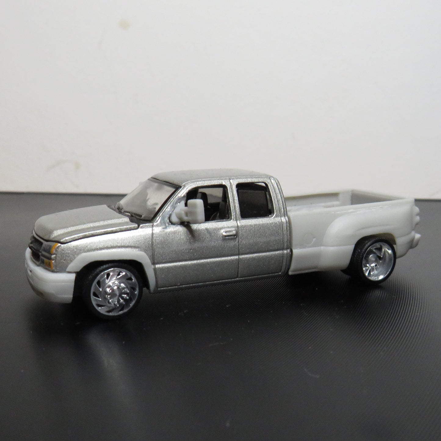 1/64 Dually Conversion Kit for Auto World Chevrolet Silverado