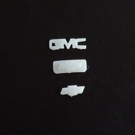 1/64 pack of 3 grills for M2 C1500 OBS with emblems