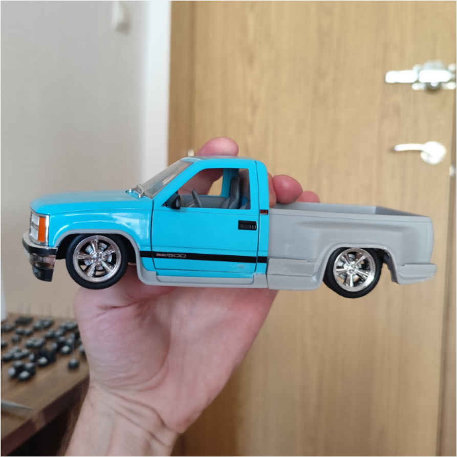 M2 Chevrolet Silverado obs Choo Choo kit 1/24