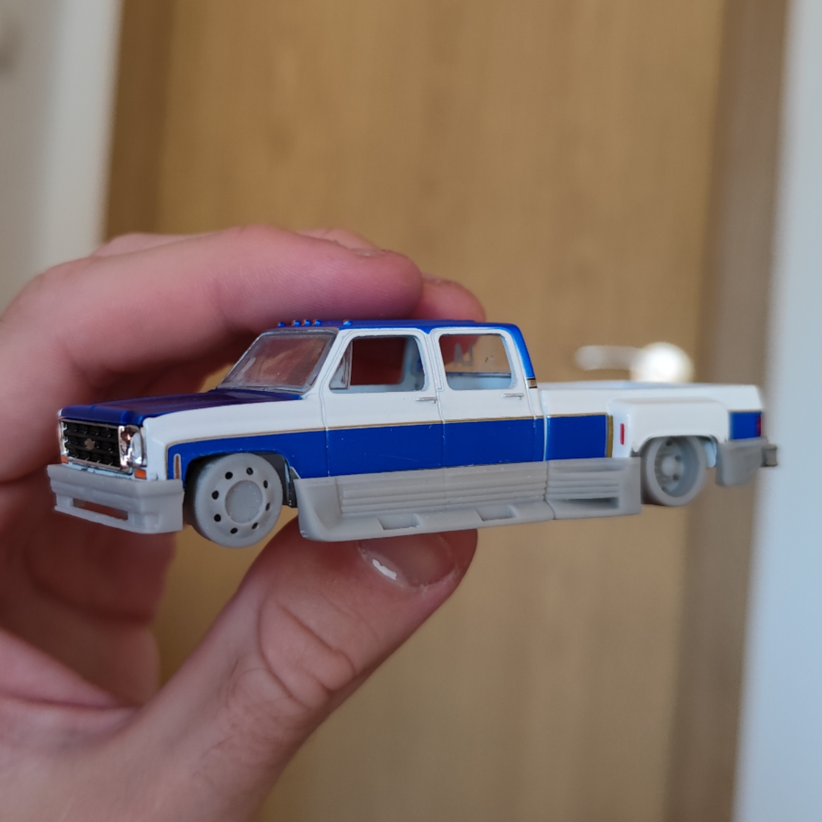 1/64 GST Testarossa kit for M2 squarebody dually